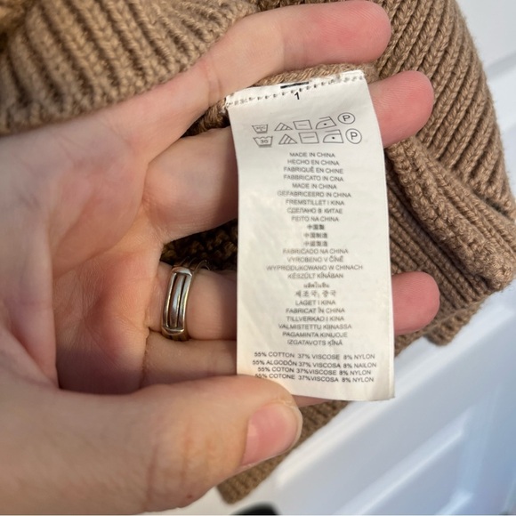 Michael Kors Light Brown Cable Knit Sweater W/ Cold Open Shoulders, Size Medium - Picture 6 of 7